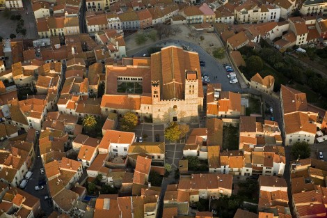 La cathédrale d'Elne photographiée par Frédéric Hédelin La cathédrale d'Elne photographiée par Frédéric Hédelin